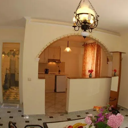 Stevens On The Hill Hotel Agios Gordios (Corfu)
